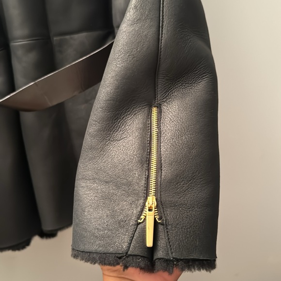 SALE‼️Gucci Leather Coat - Picture 10 of 17